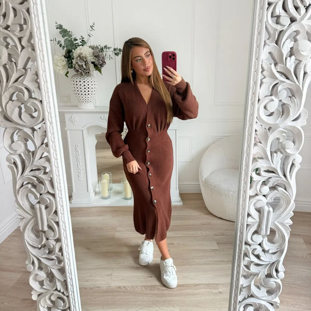 ROBE EN MAILLE BOUTONS